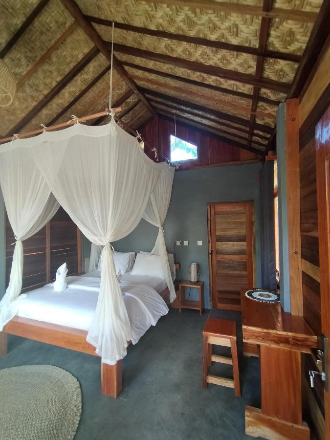 The Geckos Homestay Kelimutu Exteriör bild