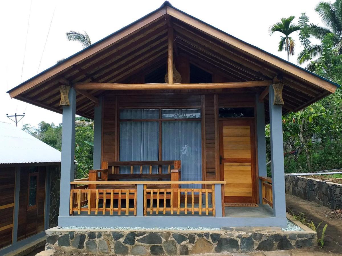 The Geckos Homestay Kelimutu Exteriör bild